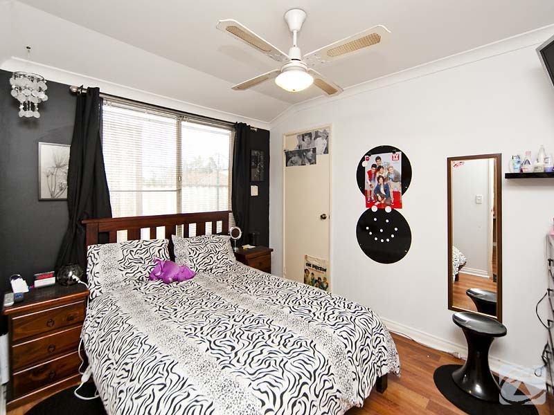 52 Strawberry Drive, Seville Grove WA 6112