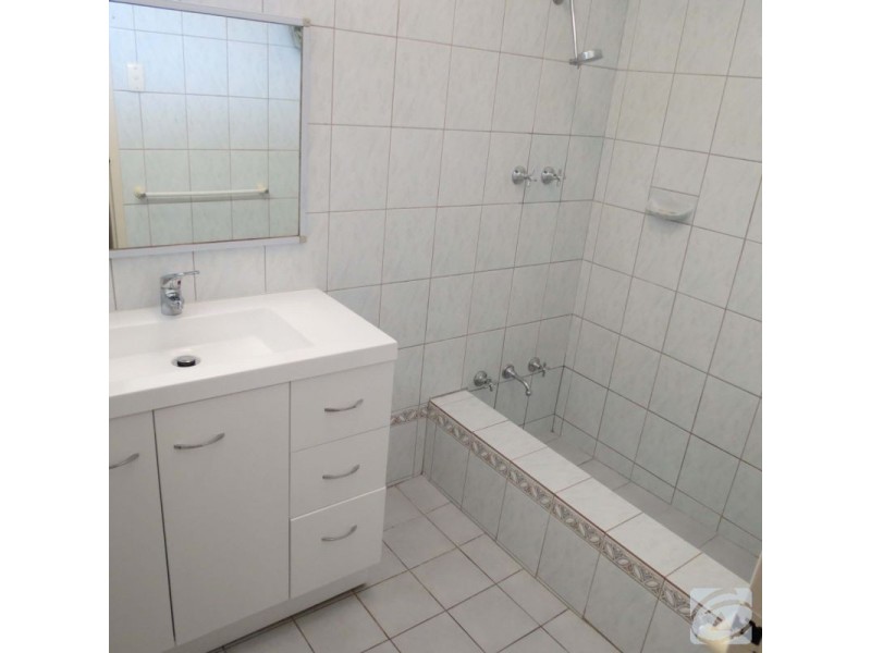 25 Tollington Park Rd, Kelmscott WA 6111