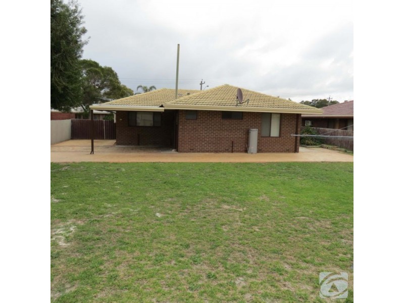 25 Tollington Park Rd, Kelmscott WA 6111