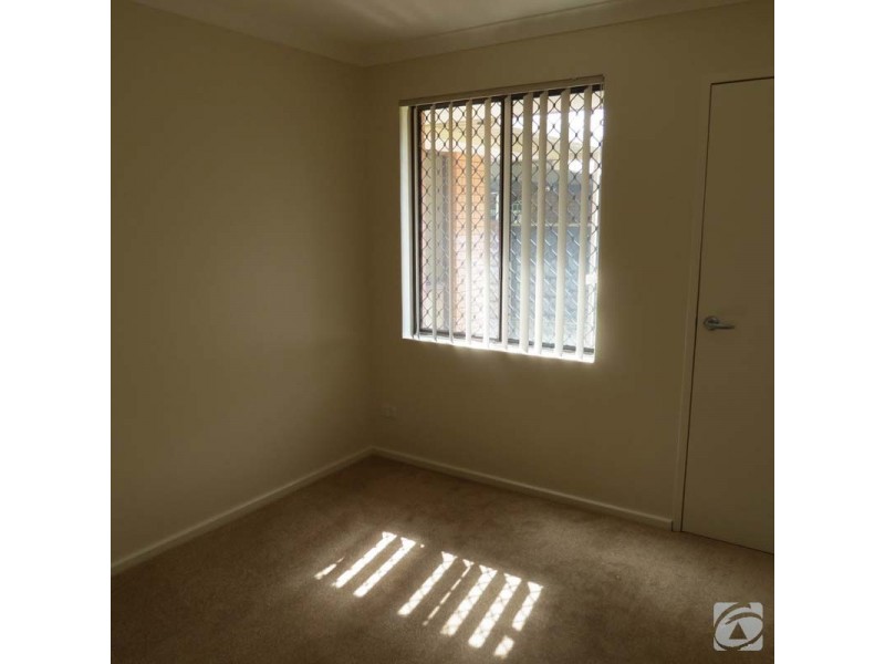 89 Railway Ave, Kelmscott WA 6111