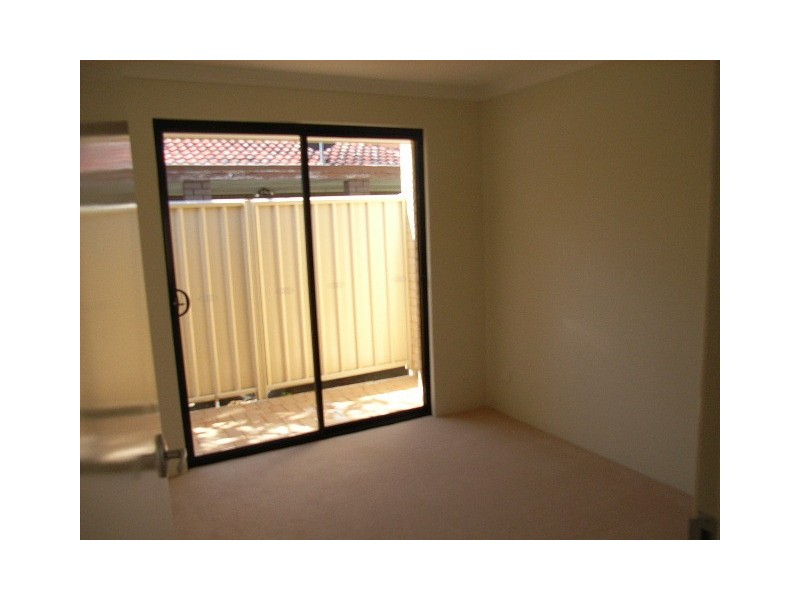 1/128 Westfield Rd, Camillo WA 6111