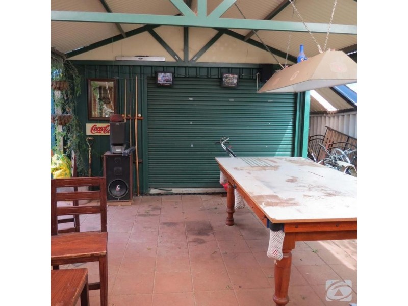 92 Strawberry Dr, Seville Grove WA 6112