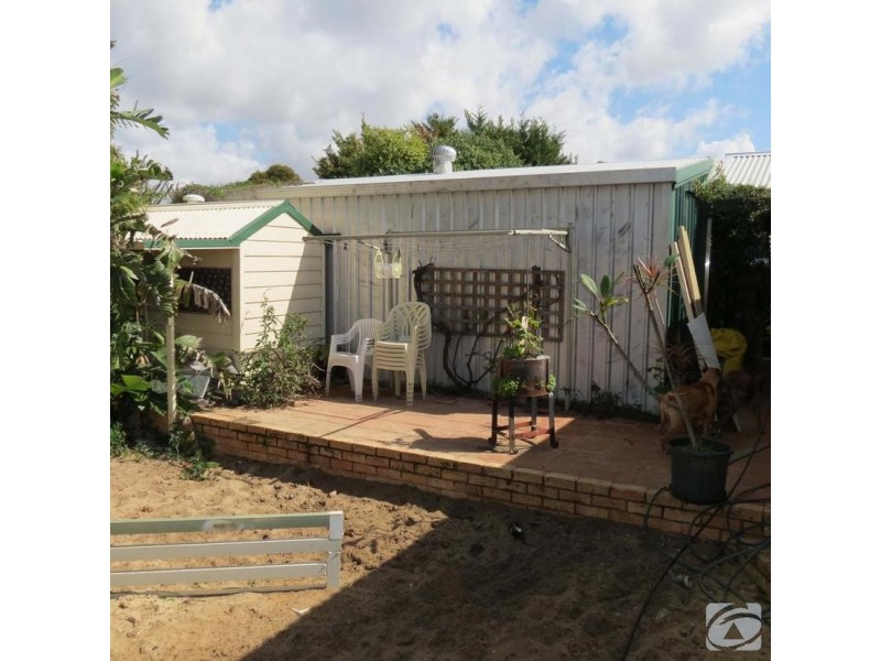 92 Strawberry Dr, Seville Grove WA 6112