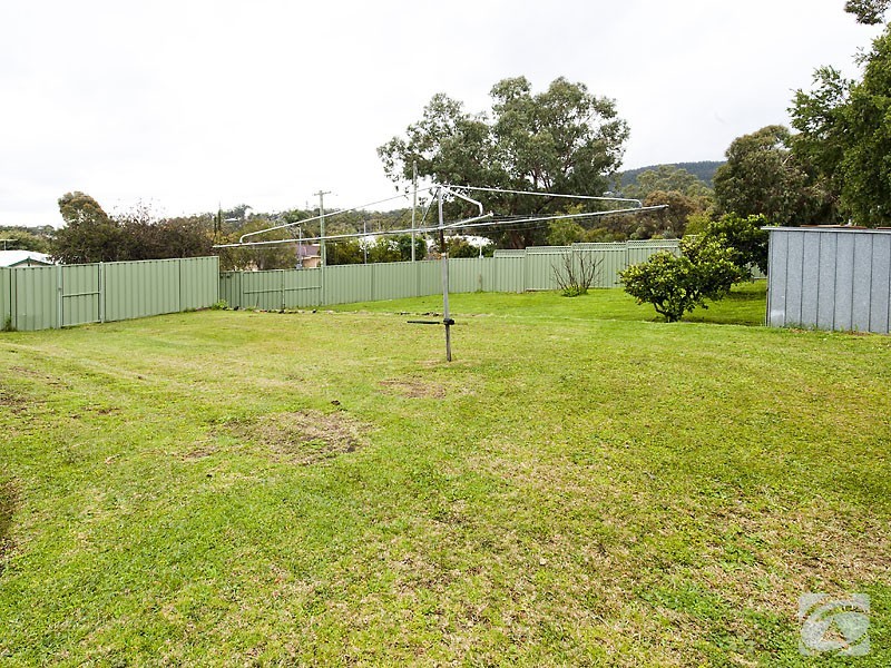 17 Kevin Rd, Kelmscott WA 6111