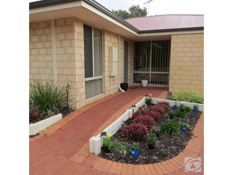 8/12 Mahara Rd, Kelmscott WA 6111