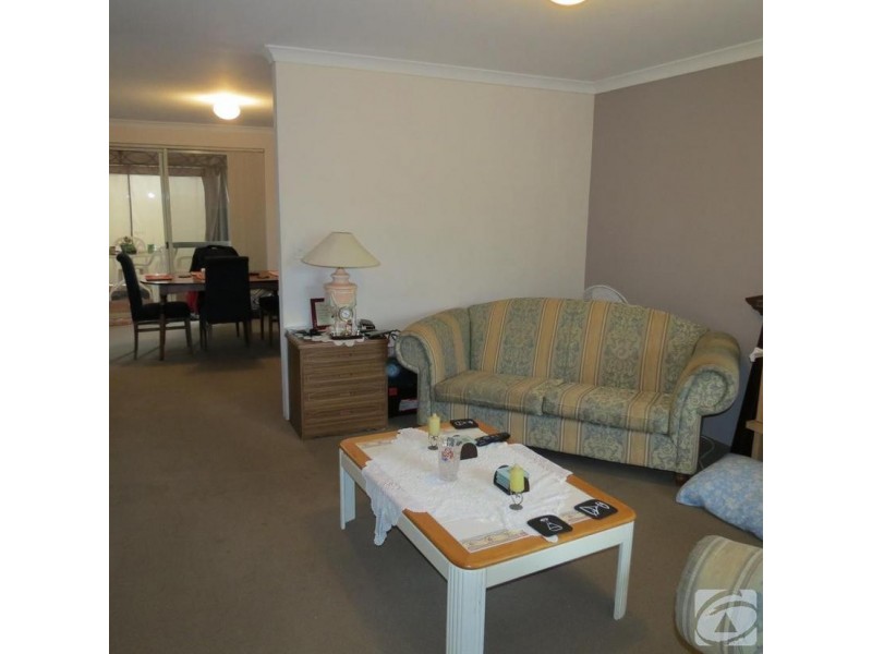 8/12 Mahara Rd, Kelmscott WA 6111