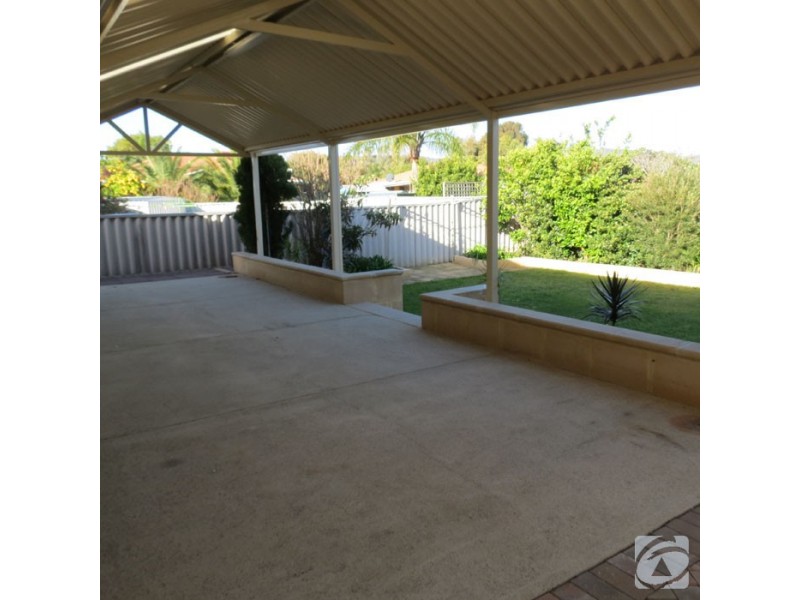 26 Winterbourne Glade, Maddington WA 6109