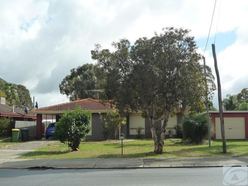 66 Lowanna Way, Armadale WA 6112