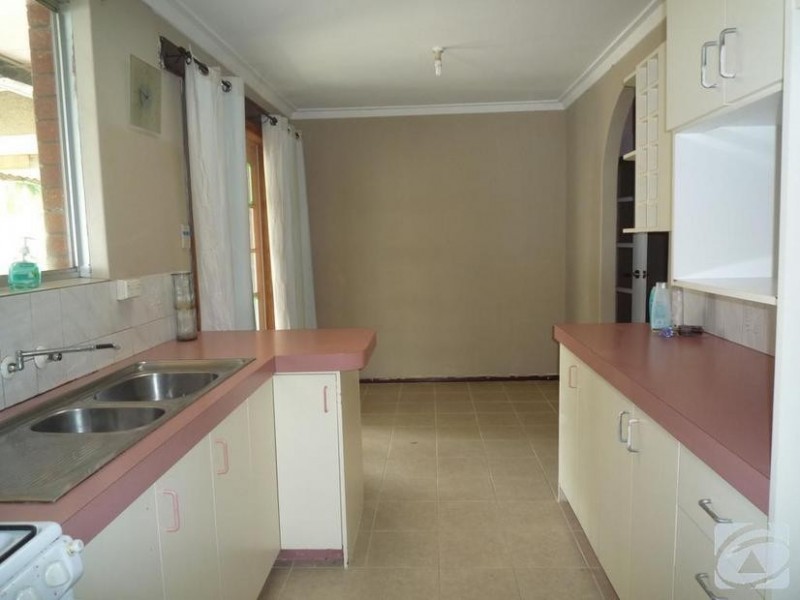 66 Lowanna Way, Armadale WA 6112