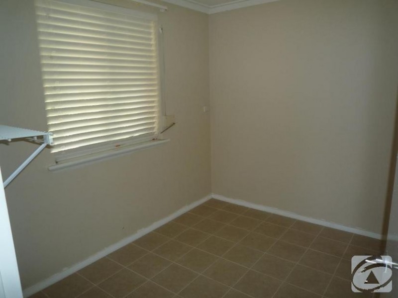 66 Lowanna Way, Armadale WA 6112