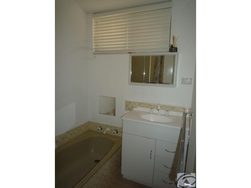 66 Lowanna Way, Armadale WA 6112