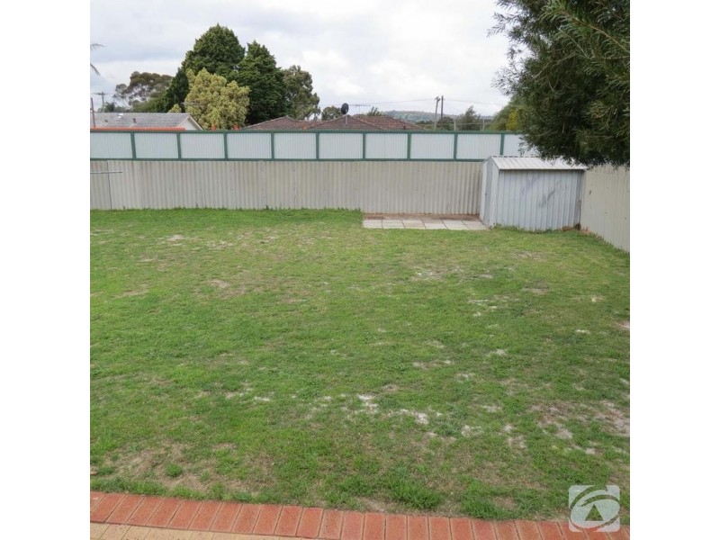 25 Tollington Park Road, Kelmscott WA 6111