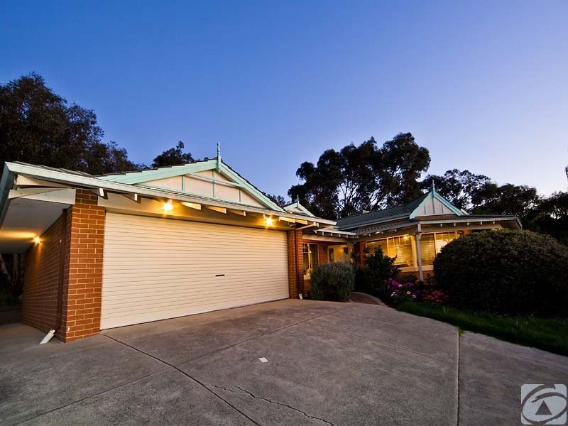 25 Hilltop Pl, Kelmscott WA 6111