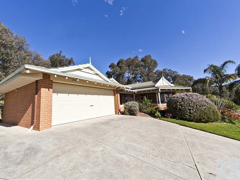 25 Hilltop Pl, Kelmscott WA 6111