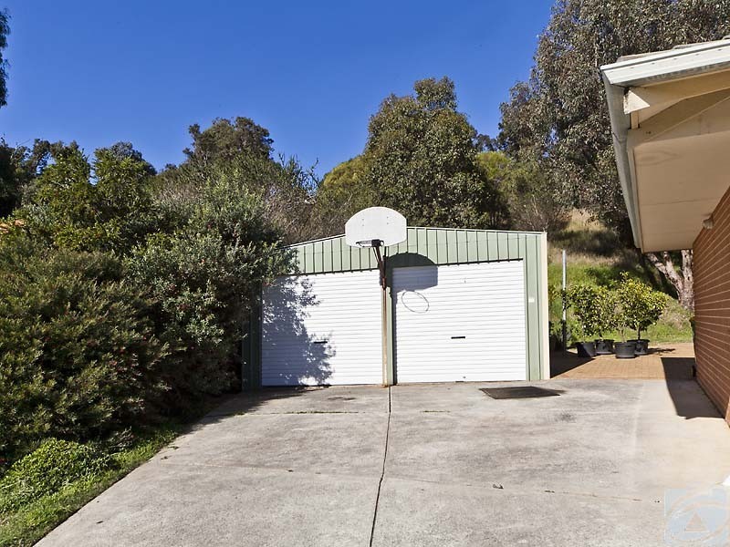 25 Hilltop Pl, Kelmscott WA 6111