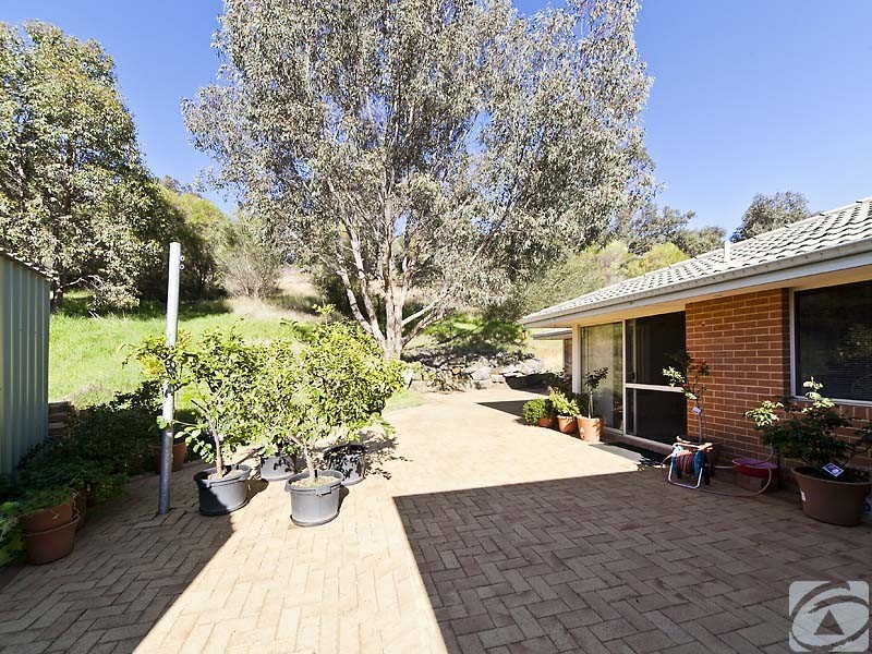 25 Hilltop Pl, Kelmscott WA 6111