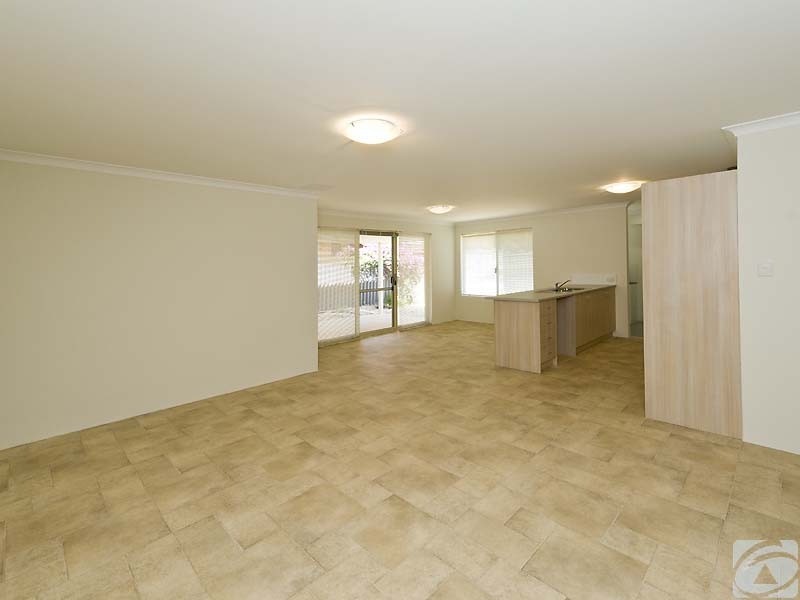 39A Redtingle Rd, Camillo WA 6111
