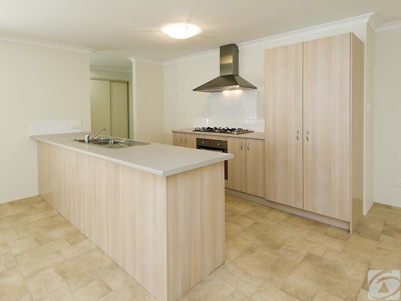39A Redtingle Rd, Camillo WA 6111