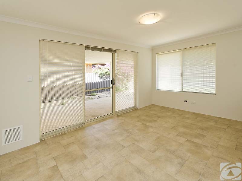 39A Redtingle Rd, Camillo WA 6111