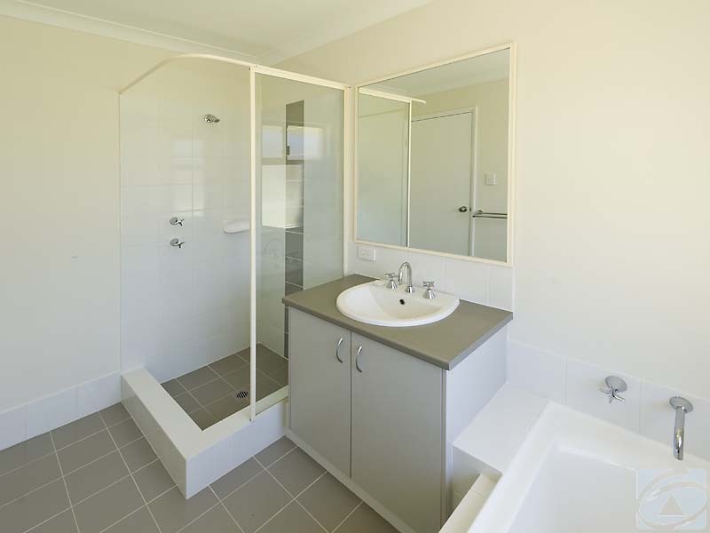 39A Redtingle Rd, Camillo WA 6111