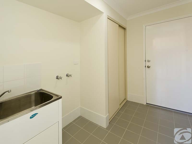 39A Redtingle Rd, Camillo WA 6111