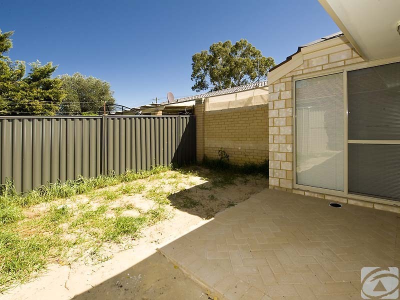 39A Redtingle Rd, Camillo WA 6111