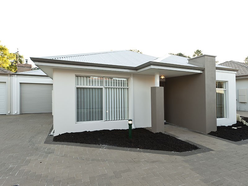 2/156 Streich Ave, Kelmscott WA 6111