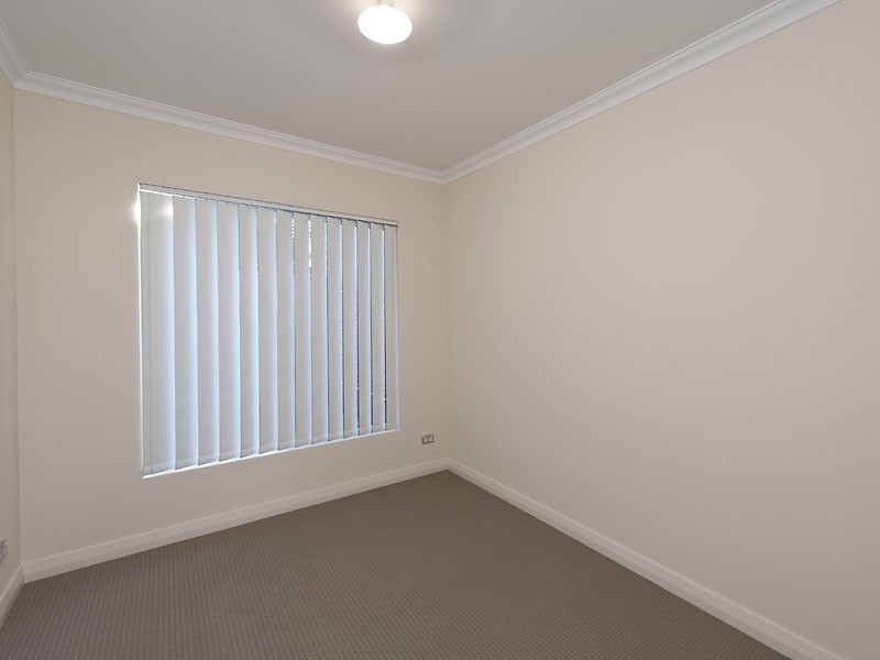 2/156 Streich Ave, Kelmscott WA 6111