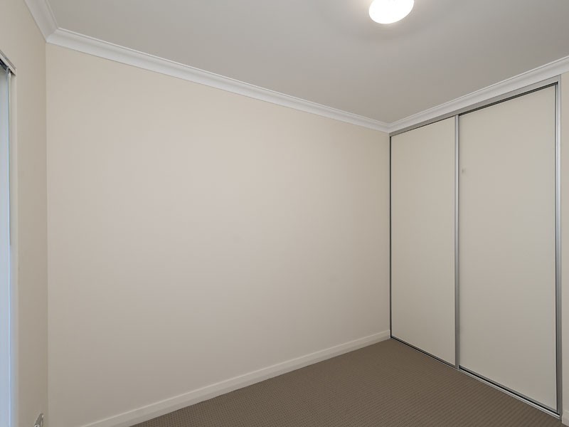 2/156 Streich Ave, Kelmscott WA 6111