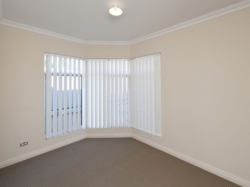 4/156 Streich Ave, Kelmscott WA 6111