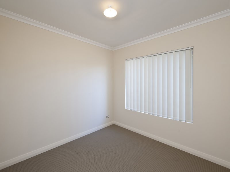 4/156 Streich Ave, Kelmscott WA 6111