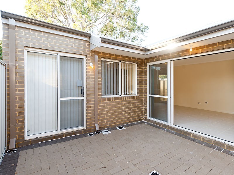 4/156 Streich Ave, Kelmscott WA 6111