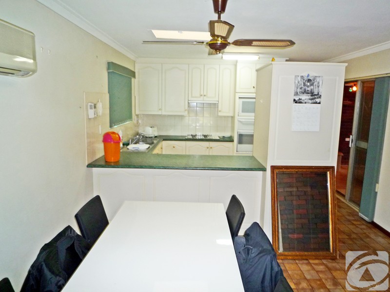 6 Willowmead Way, Kelmscott WA 6111