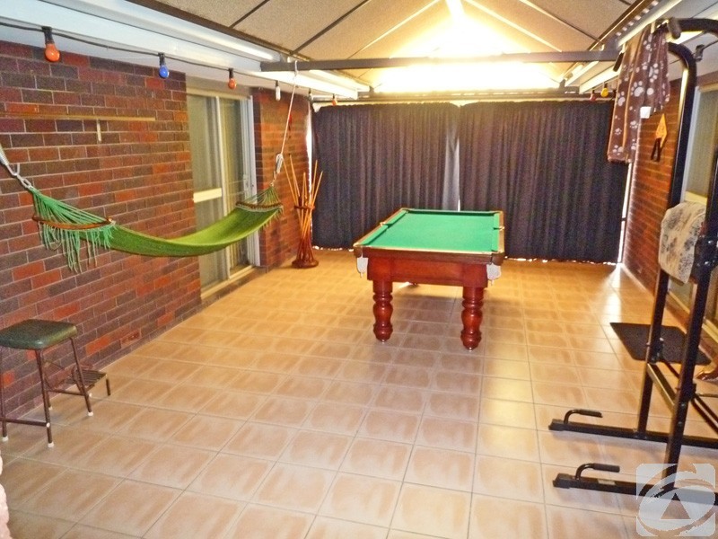 6 Willowmead Way, Kelmscott WA 6111