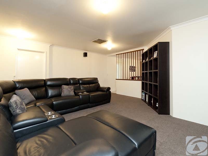 36 Strawberry Dr, Seville Grove WA 6112