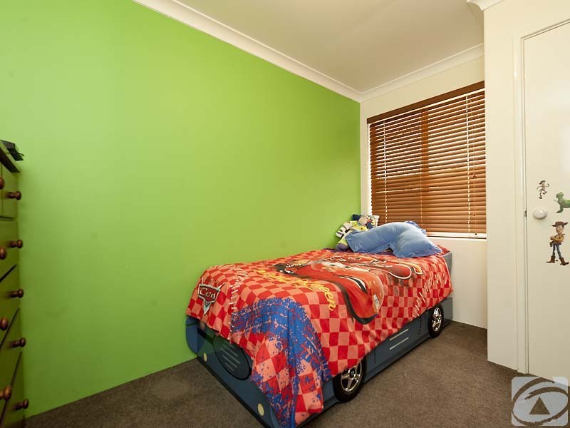 36 Strawberry Dr, Seville Grove WA 6112