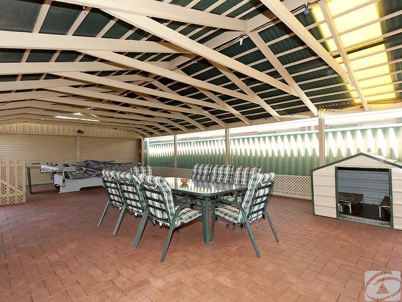 36 Strawberry Dr, Seville Grove WA 6112