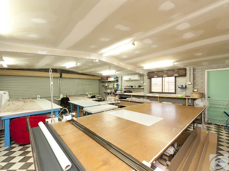 36 Strawberry Dr, Seville Grove WA 6112