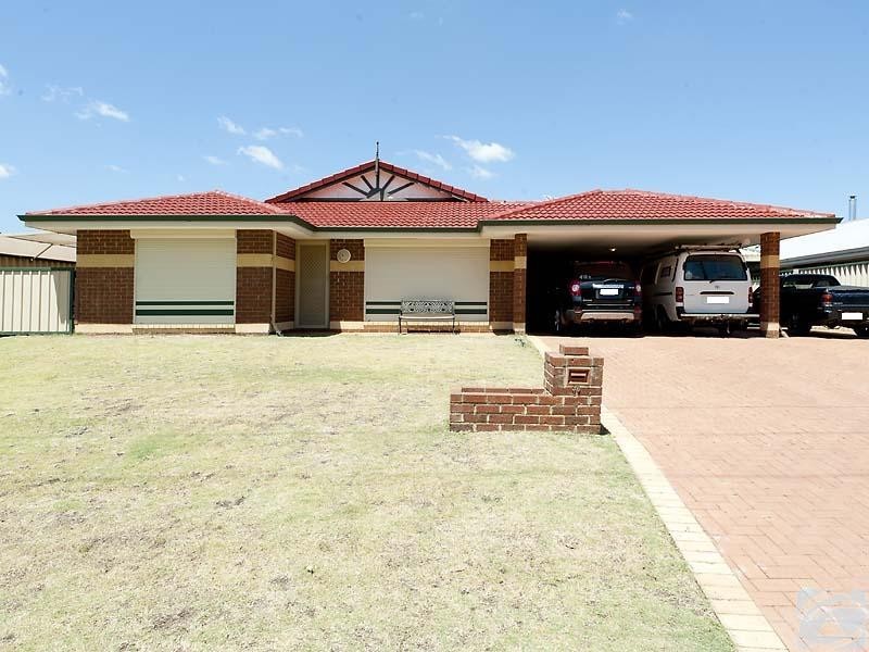 36 Strawberry Dr, Seville Grove WA 6112