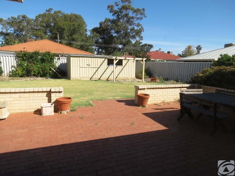 5 Skua Grove, Seville Grove WA 6112