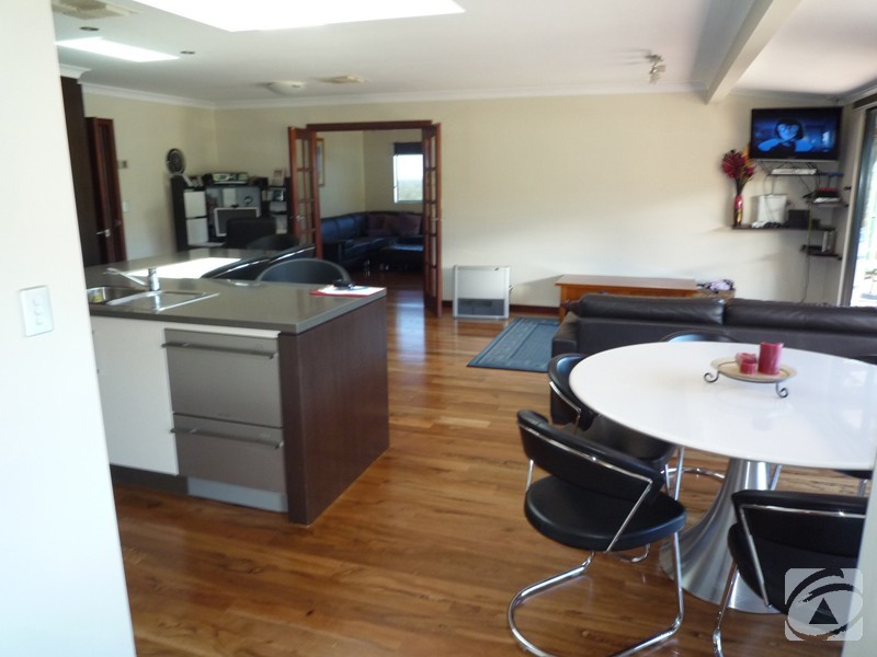 5 Mundanup Close, Kelmscott WA 6111