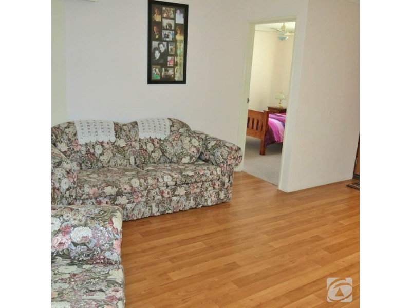 16/4 Page Rd, Kelmscott WA 6111