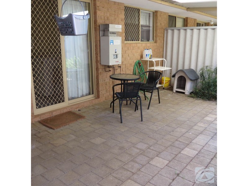 16/4 Page Rd, Kelmscott WA 6111