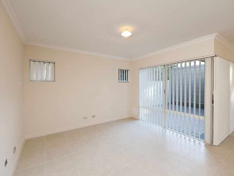 3/156 Streich Ave, Kelmscott WA 6111