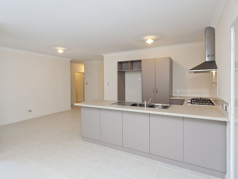 3/156 Streich Ave, Kelmscott WA 6111