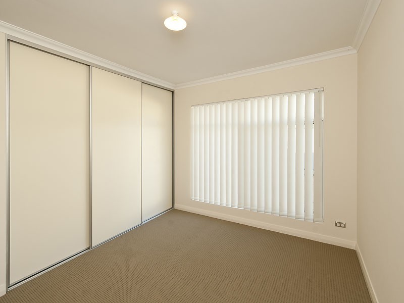 3/156 Streich Ave, Kelmscott WA 6111