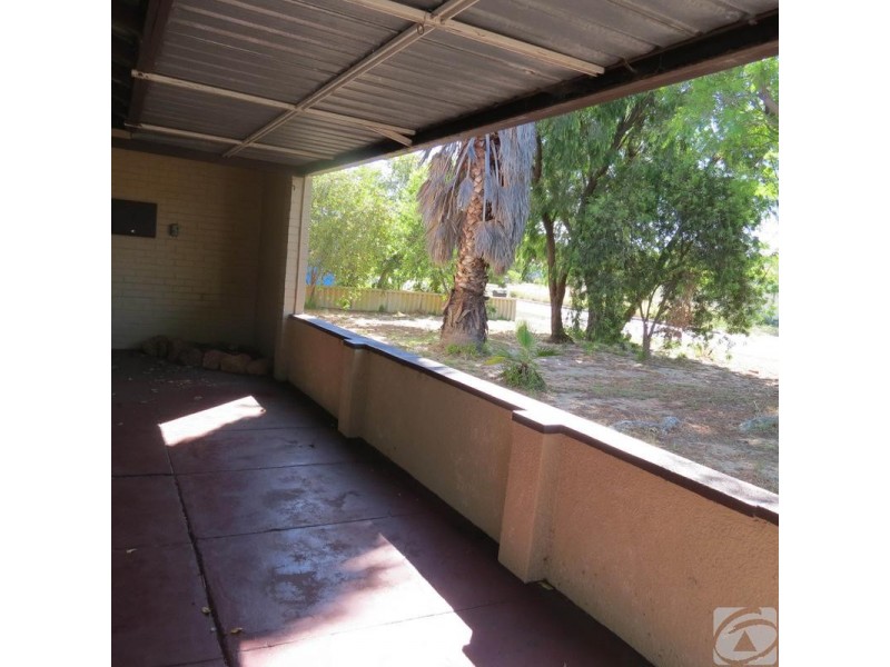 4 Lindy Way, Camillo WA 6111