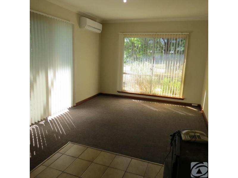 4 Lindy Way, Camillo WA 6111