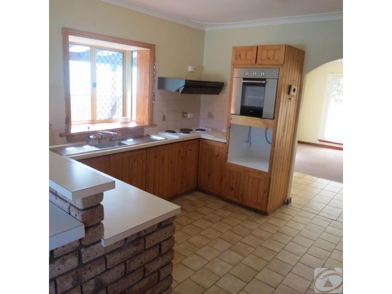 4 Lindy Way, Camillo WA 6111