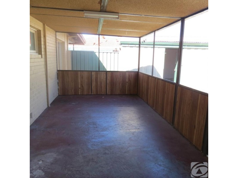 4 Lindy Way, Camillo WA 6111